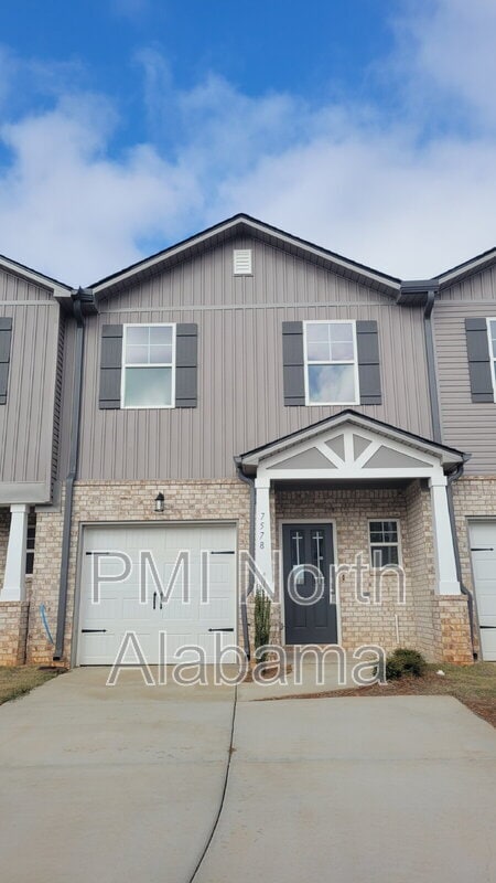 Building Photo - 7578 Discovery Pt Dr NW