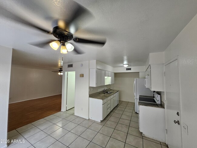 Building Photo - 5635 S Clambake Bay Ct