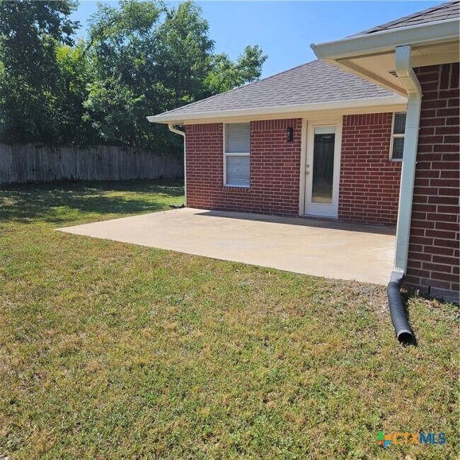 Building Photo - 901 Ticonderoga Dr