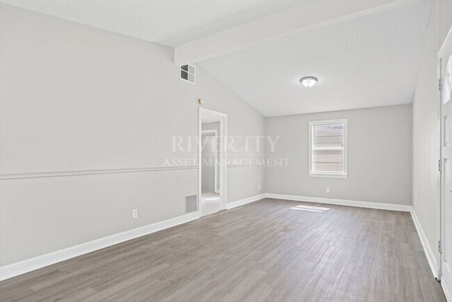Building Photo - 5040 Colewood Ave