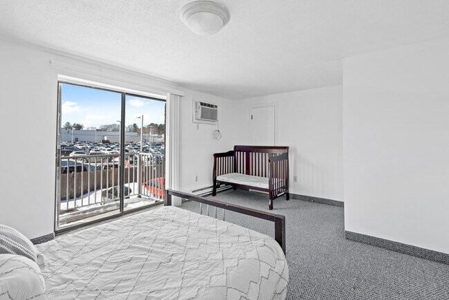 Building Photo - 1186 Worcester Rd