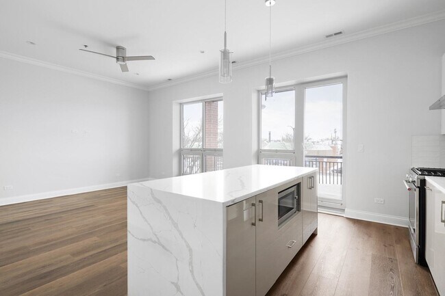 Building Photo - 6555 W North Ave