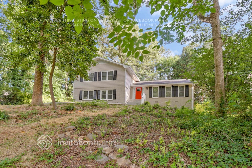 Building Photo - 695 Hickory Ridge Rd SW