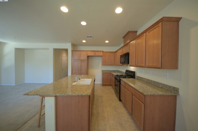 Building Photo - 549 Chaparral Loop