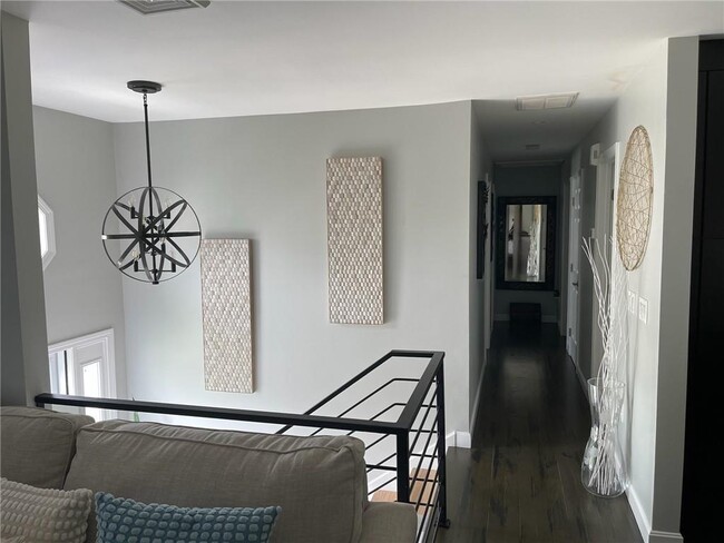 Building Photo - 83 Whiting St