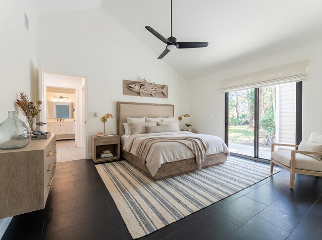 Building Photo - 302 Summerwinds Ln