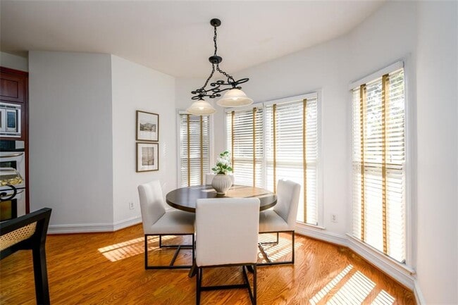 Building Photo - 1560 Oak Park Cove