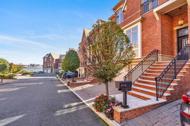 Building Photo - 17 Moorings Ln