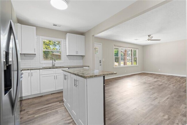 Building Photo - 33 Smyrna Powder Springs Rd SE