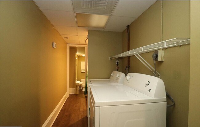 Building Photo - 1608 Spruce St