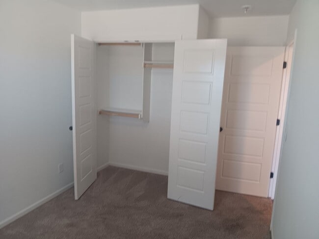 Building Photo - Cozy New 3 Bedroom Townhome in Carl Junction!