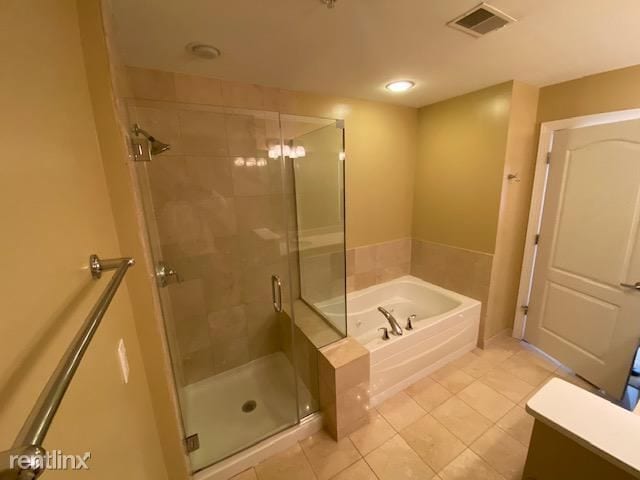 Building Photo - 2 br, 2 bath Condo - 4953 Oakton 208 Unit 208