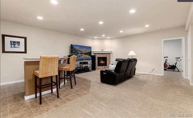 Building Photo - 27235 E Lakeview Pl