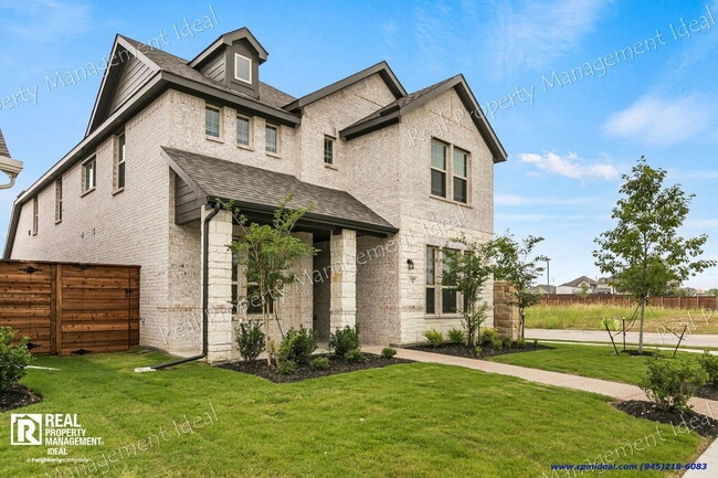 Building Photo - 2000 Plum Pk