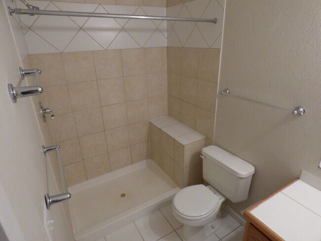 Building Photo - $0 DEPOSIT OPTION. 2 BED 2.5 BATH CONDO AT...
