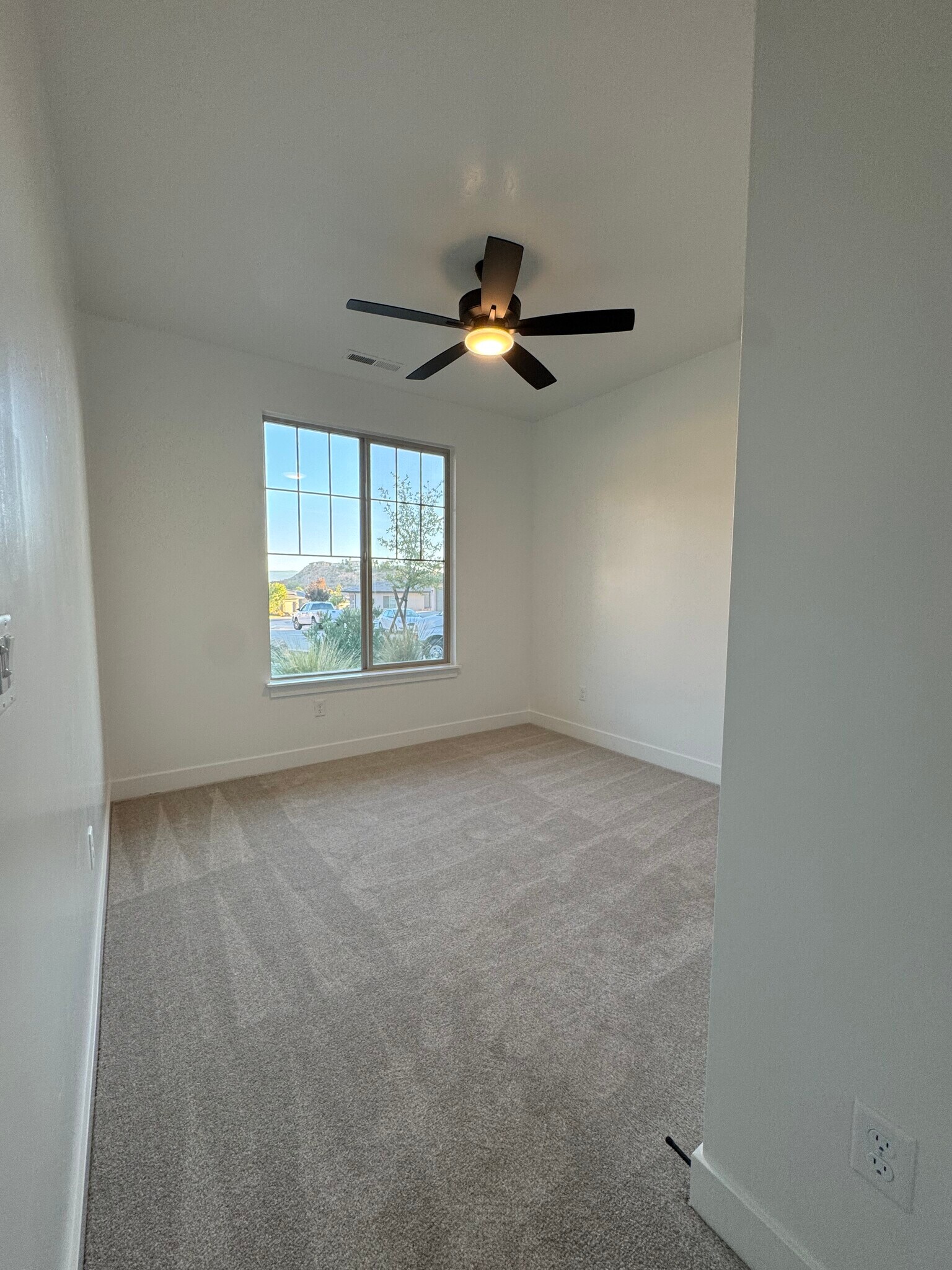 Building Photo - 1603 E Dihedral Dr