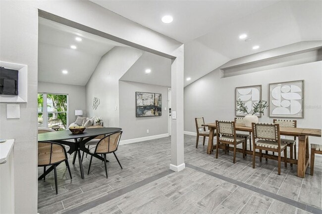 Building Photo - 2 S Treasure Dr