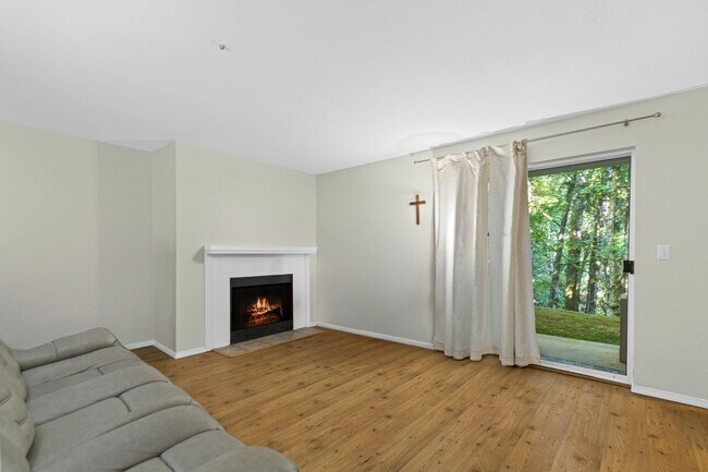 Building Photo - 19230 Forest Park Dr NE