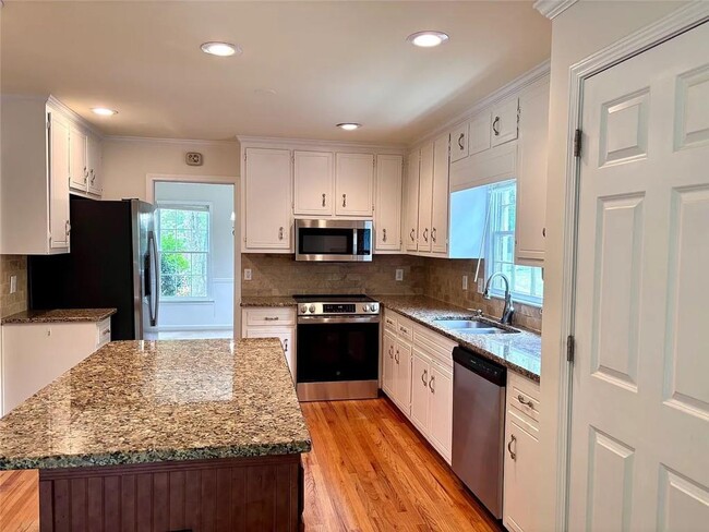 Building Photo - 3230 Moss Creek Dr