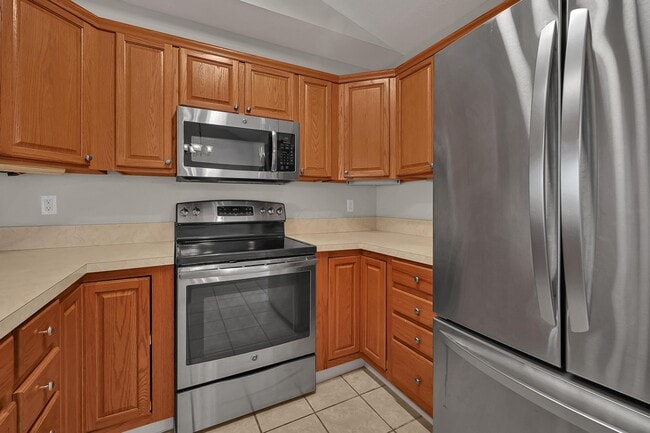 Building Photo - 206 Pioneer Cir