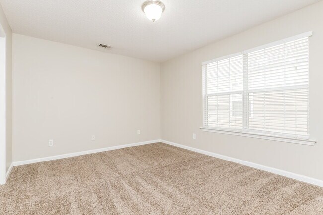 Building Photo - 743 Patriot's Point St