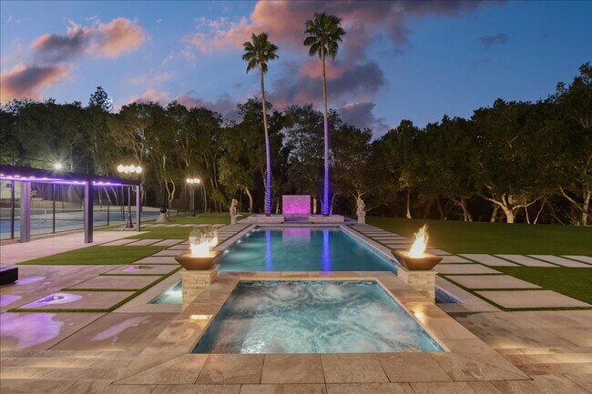 Building Photo - Luxury 10 Bedrooms, 9 Bathroom Estate for Lease in Los Gatos