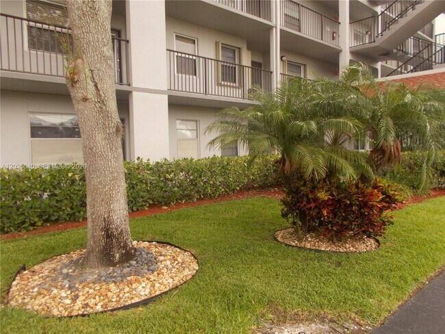 Building Photo - 1400 SW 124th Terrace