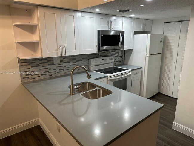 Building Photo - 7155 NW 179th St