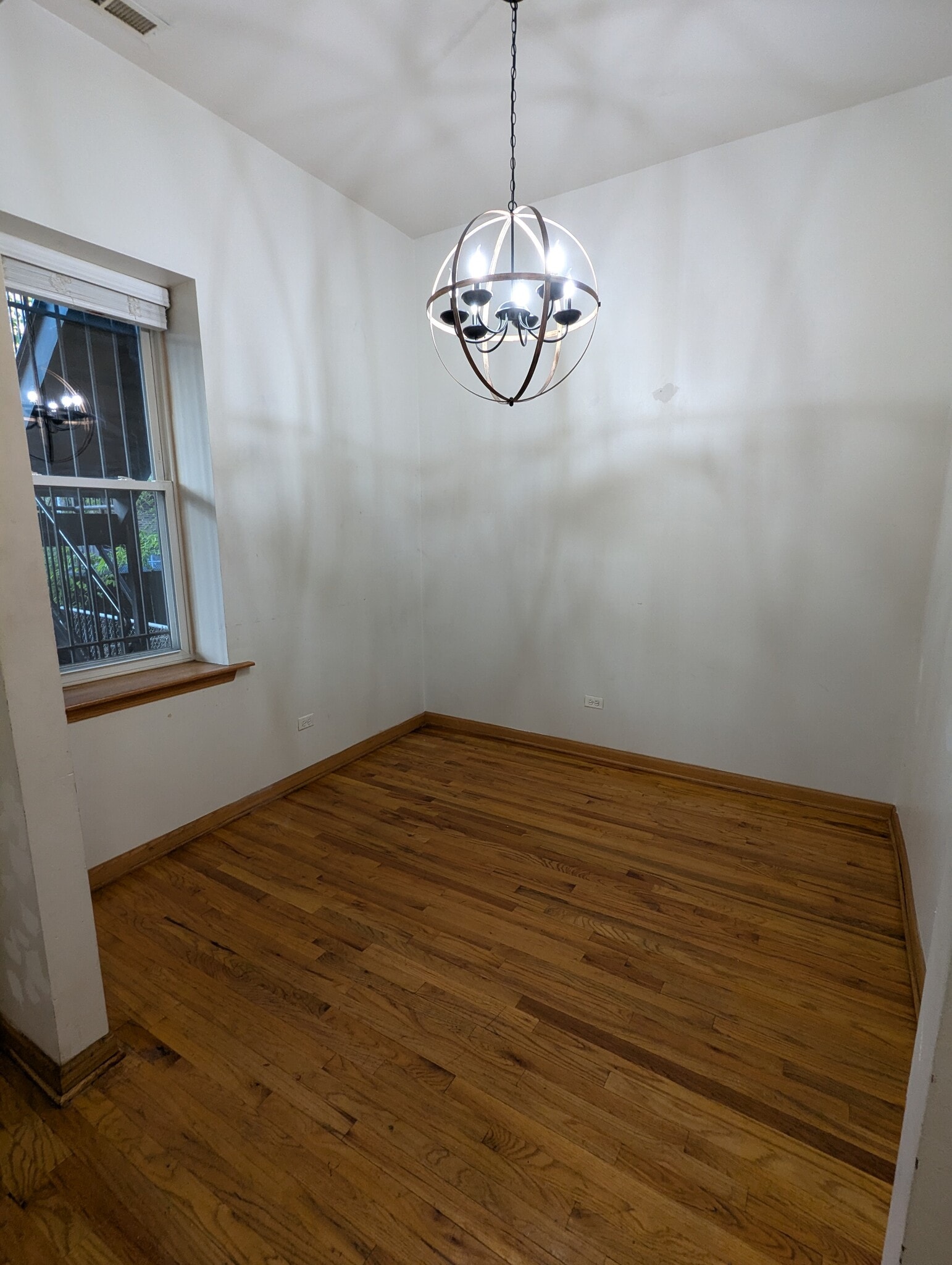 Dinning room - 3212 W Warren Blvd