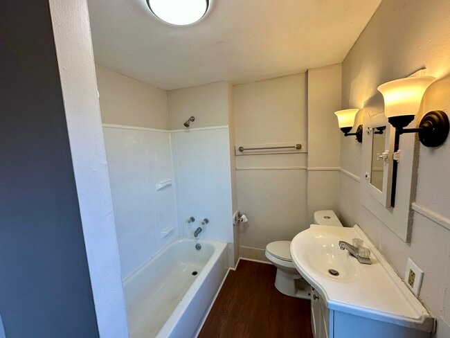 Building Photo - 362 E South St