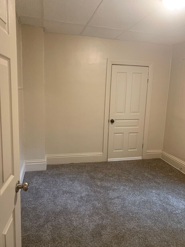 Building Photo - Coming Soon! Spacious Renovated 5 Bed 1.5 Bath House- York City SD