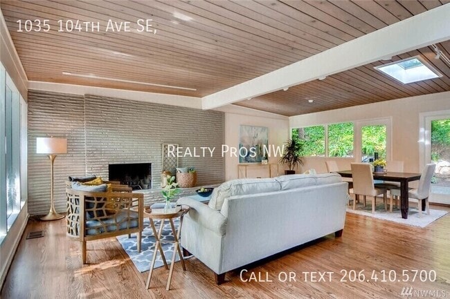 Building Photo - 1035 104th Ave SE