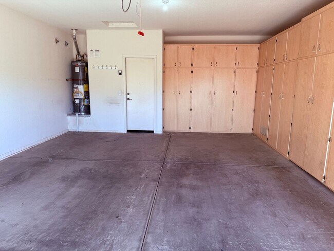 Building Photo - 18252 W Buena Vista Dr