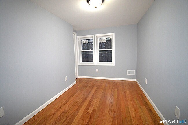 Building Photo - 17 Railroad Ave