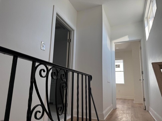 Building Photo - 2417 Pacific Ave