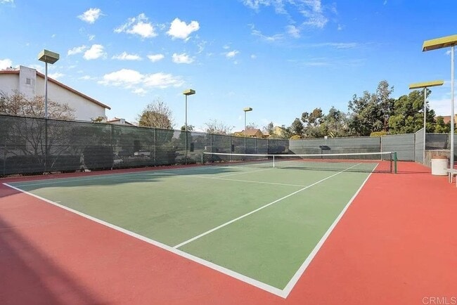 Building Photo - Super Spacious 2-Bedroom 2.5-Bathroom La Jolla UTC Townhome with 2-car garage