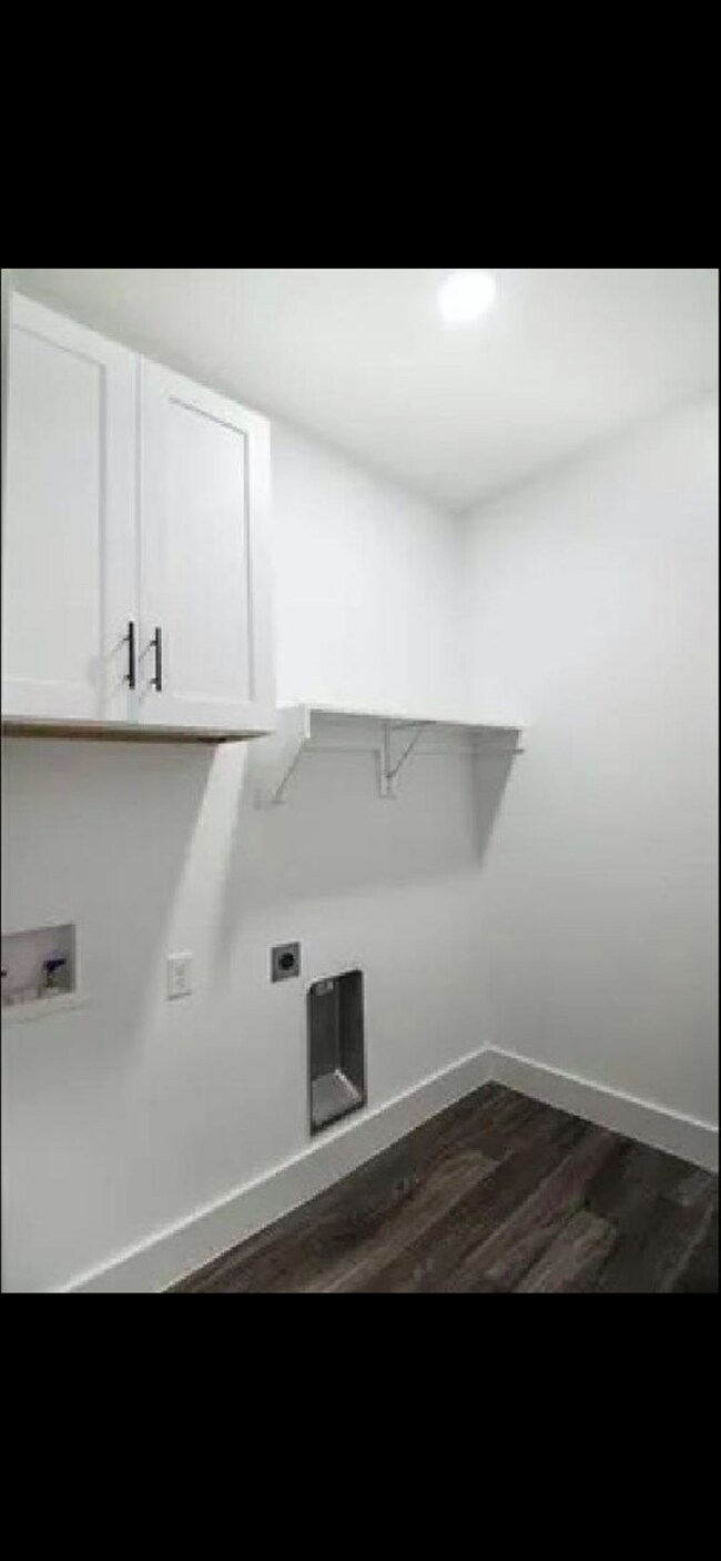 Building Photo - 1920 Carver Ave