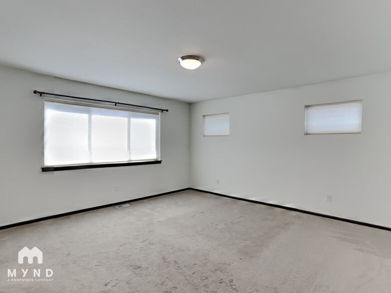 Building Photo - 2753 S 124th Ln