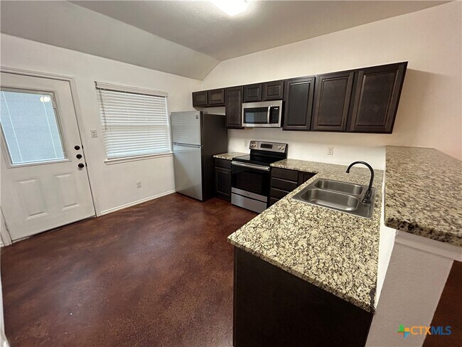 Building Photo - 225 N Mary Jo Dr