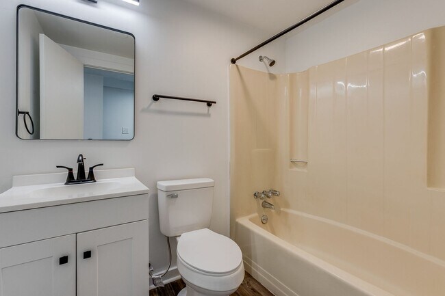 Building Photo - Available NOW - Private 2 Bedroom Home w/ Beautiful Updates!