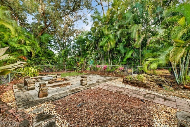 Building Photo - 18015 Horseshoe Bay Cir