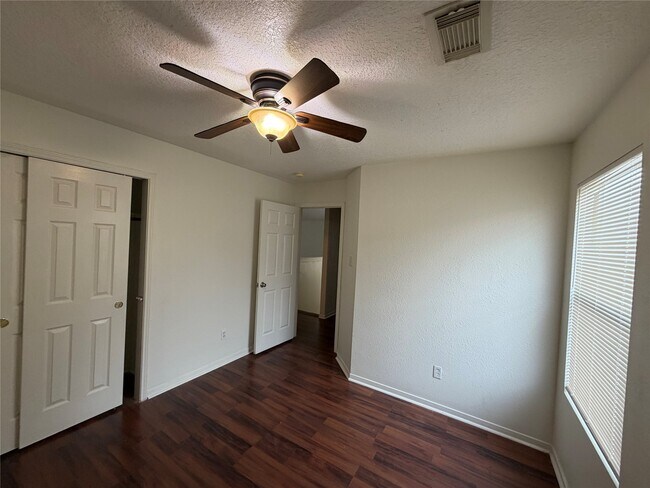 Building Photo - 18506 Carousel Creek Ct
