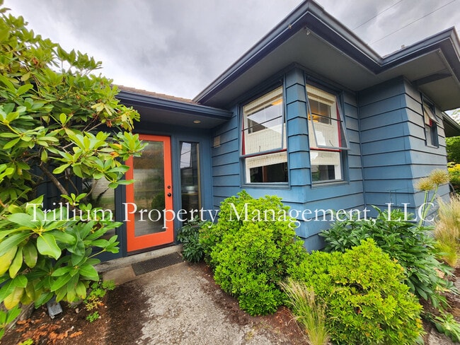 Building Photo - 5935 N Concord Ave