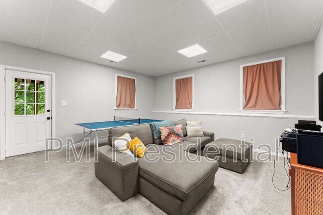 Building Photo - 1809 Winding Way