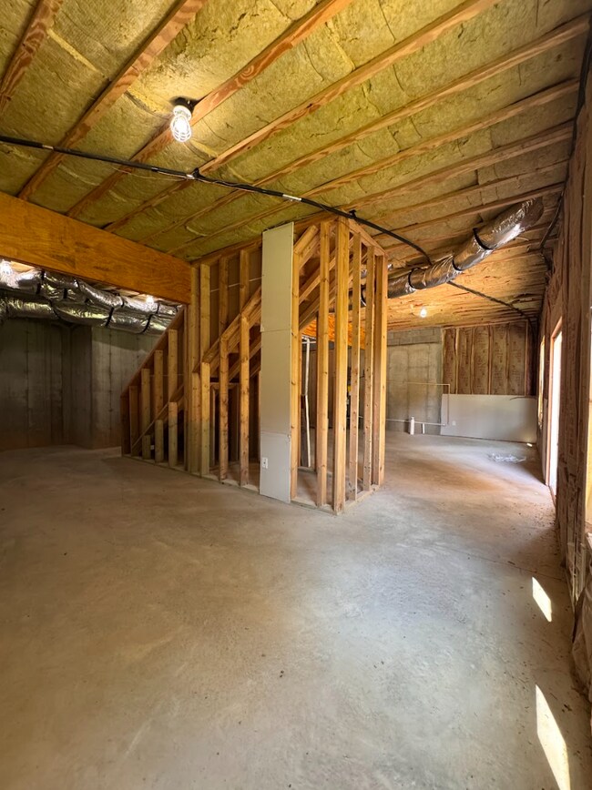 Building Photo - Spacious 5-Bedroom Greenville Home with 3.5 Baths, 2-Car Garage & Walkout Basement