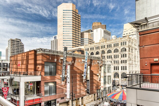 Building Photo - 816 Acoma St