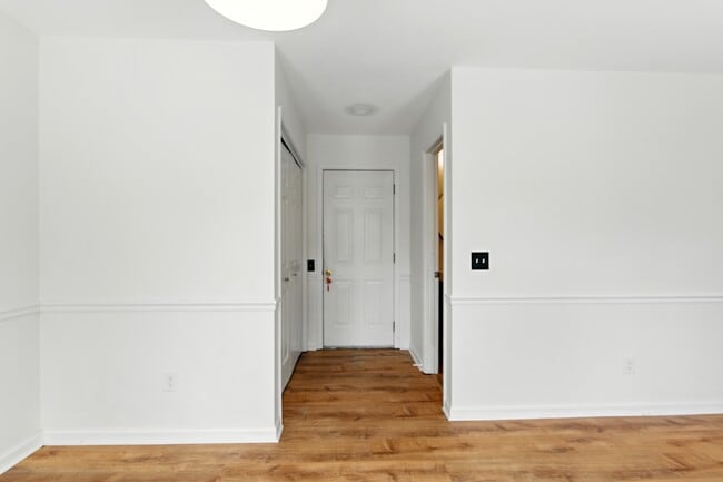 Building Photo - 3077 Silver Maple Dr