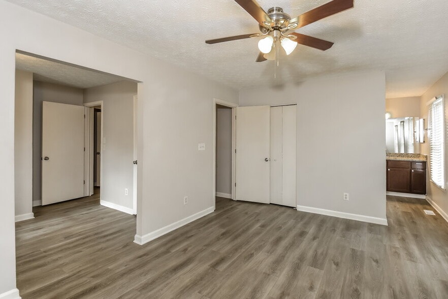 Building Photo - 4067 Keheley Glen Dr