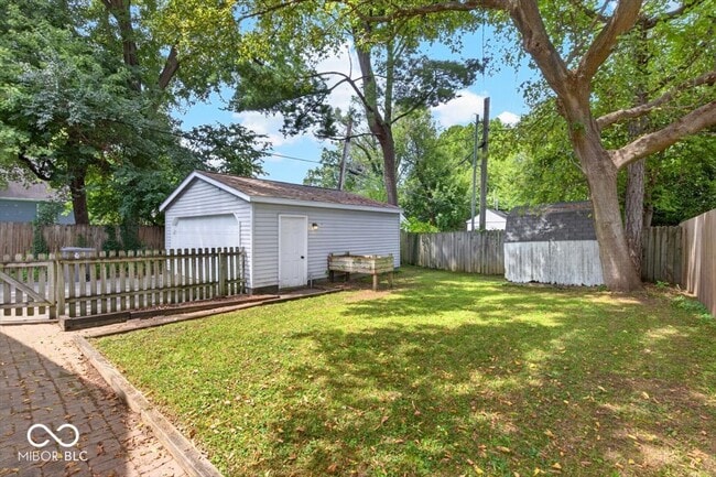 Building Photo - 2410 Dell Zell Dr
