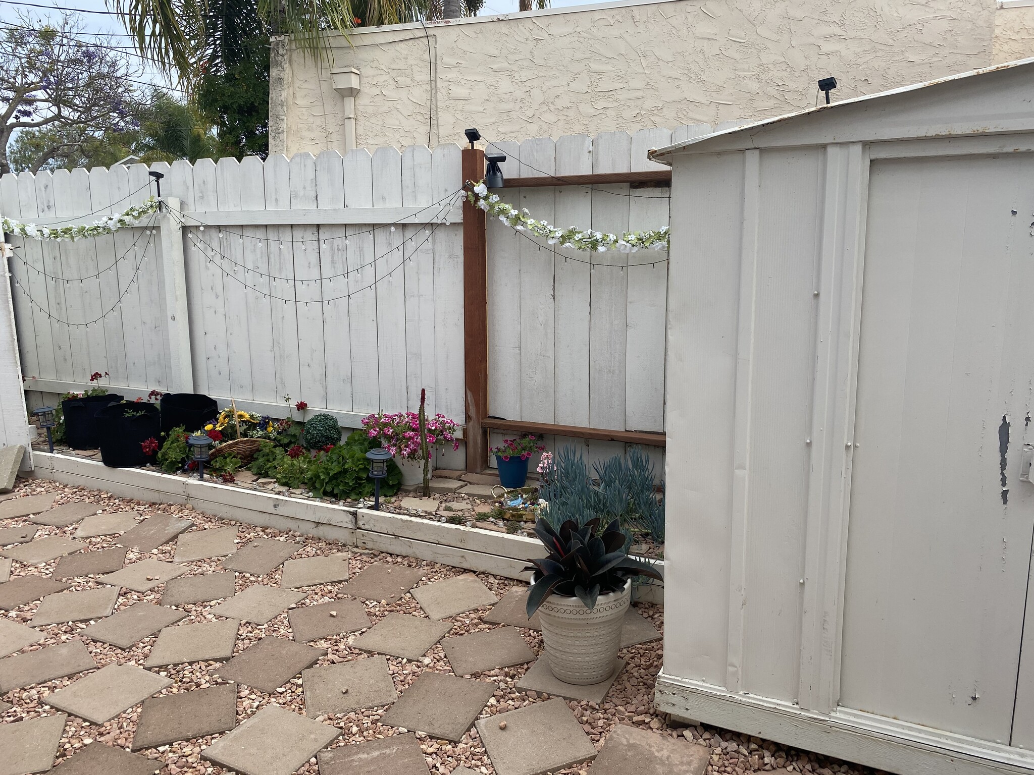 Building Photo - 7008 Dennison St